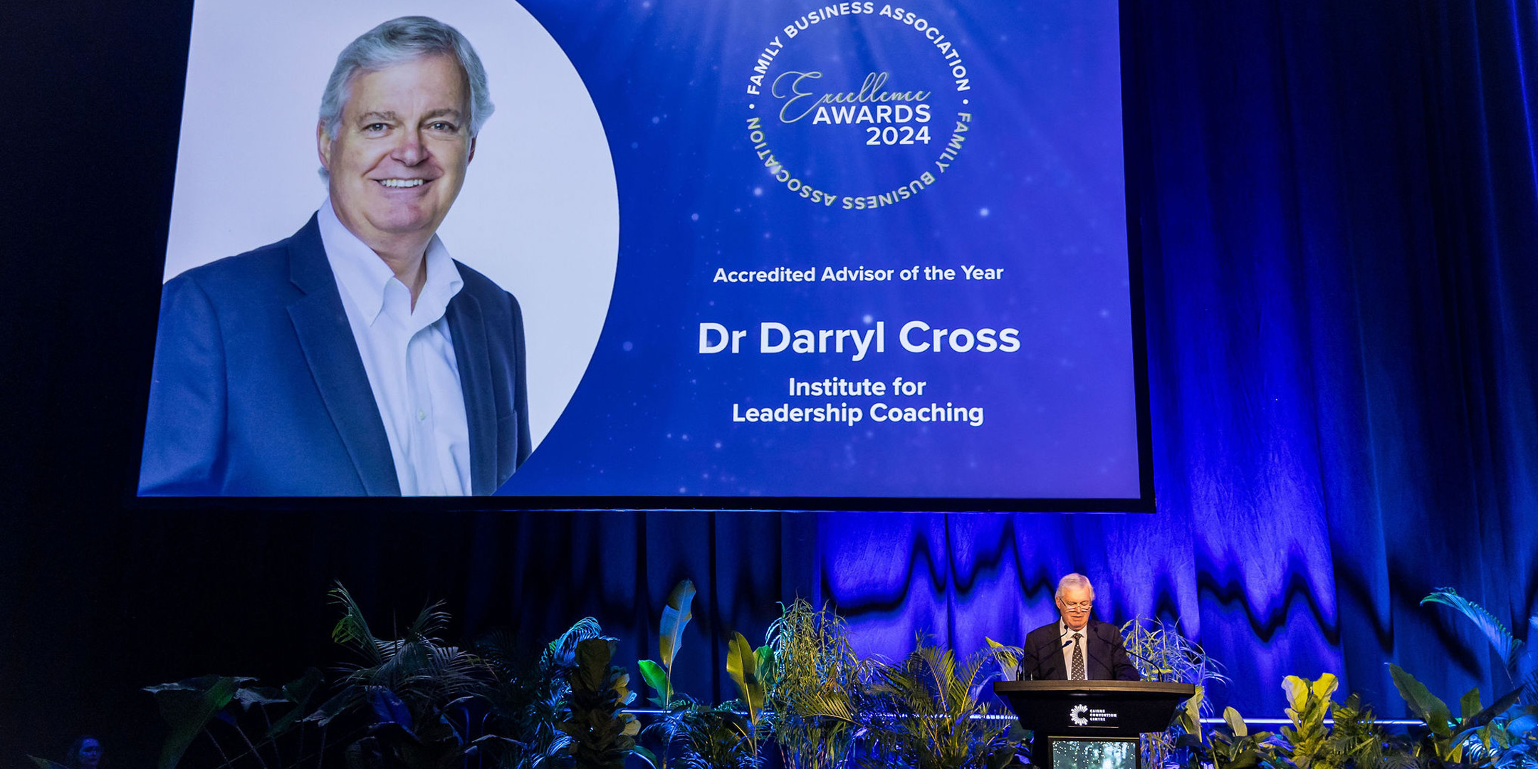 Darryl Cross receiving 2024 accredited advisor of the year award from family business australia